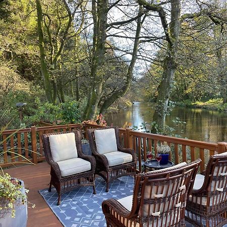 Riverbank Lodge Dollar エクステリア 写真